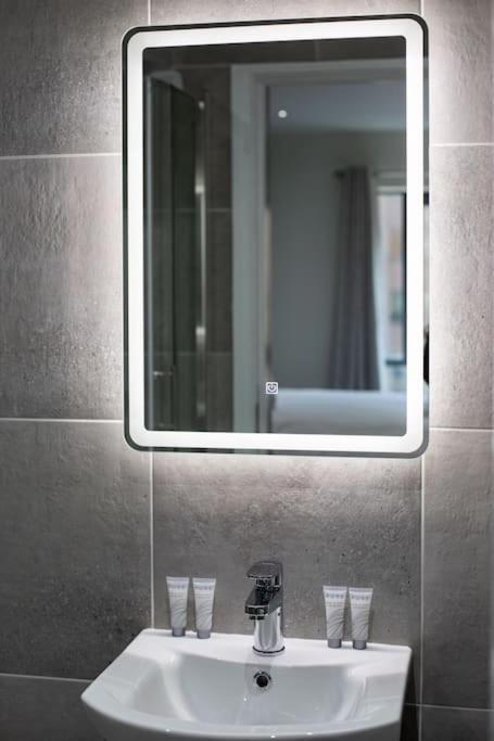 Luxury, Sleeps 6, City Centre Belfast Exterior photo